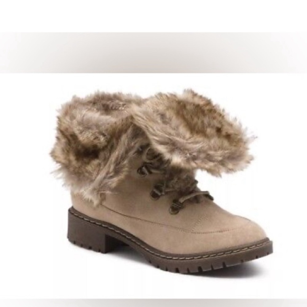 Bass beige faux fur lined boots - size 5.5 - Picture 3 of 14